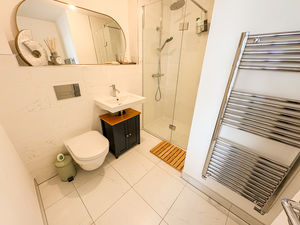 Photo 4- click for photo gallery